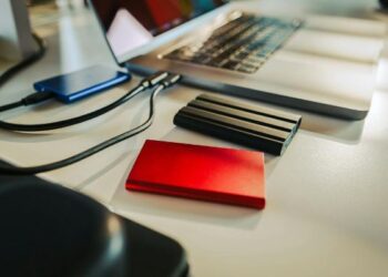 Justiça condena empresa a indenizar idoso que adquiriu dispositivo de armazenamento com defeito