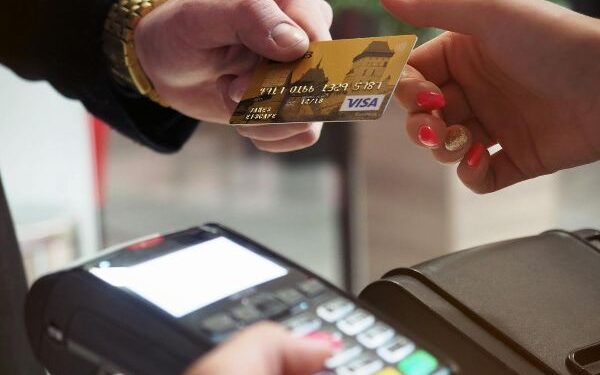Banco evita condenação na Justiça após comprovar que cliente usou cartão
