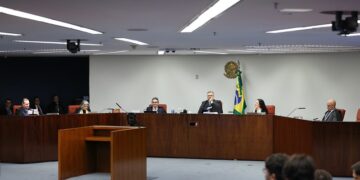 STF condena Eduardo Bolsonaro a 4 anos e 2 meses de reclusão por tentar interferir no processo sobre tentativa de golpe