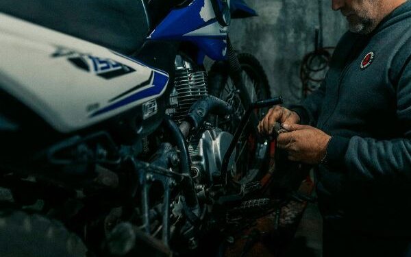 Após seguradora devolver moto com falhas motorista de aplicativo será indenizado
