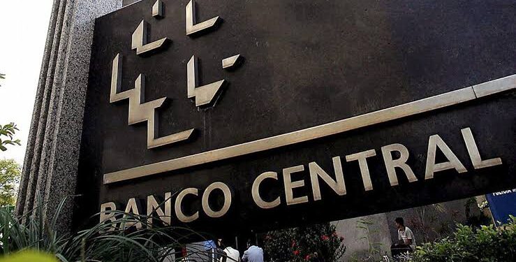 Mercado financeiro eleva previsão da Selic para 13,75% ao ano