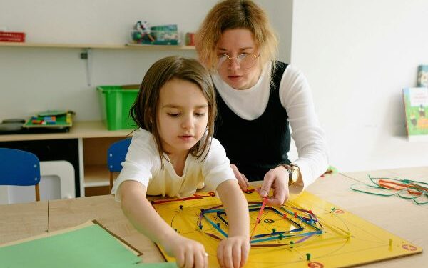 Família de criança autista será indenizada por plano de saúde após negativa de autorização