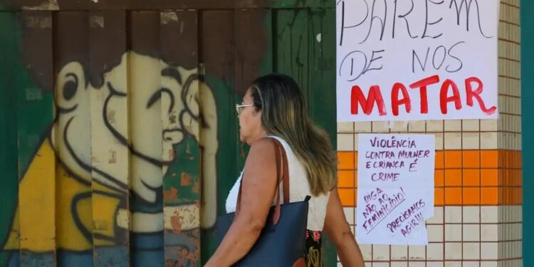Congresso aprova medidas de divulgação em massa do Ligue 180