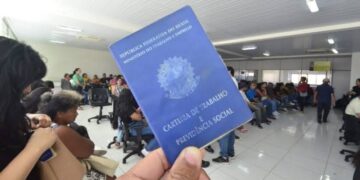 Serviços, comércio e construção puxam saldo de empregos no RN