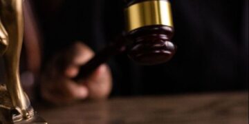 Enfermeira é condenada após divulgar mensagens difamatórias contra ex-diretora da unidade de saúde em Assú