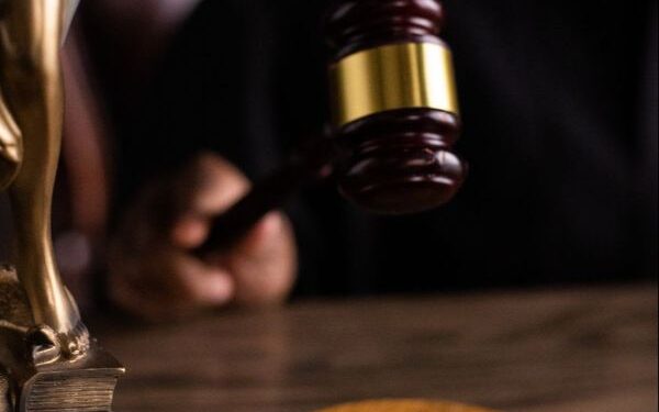 Enfermeira é condenada após divulgar mensagens difamatórias contra ex-diretora da unidade de saúde em Assú