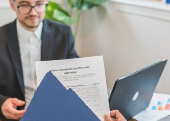Banco comprova legalidade em contrato eletrônico e afasta indenização