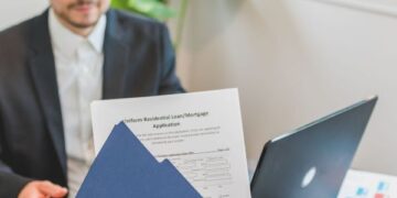 Banco comprova legalidade em contrato eletrônico e afasta indenização