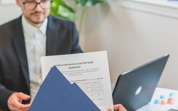 Banco comprova legalidade em contrato eletrônico e afasta indenização