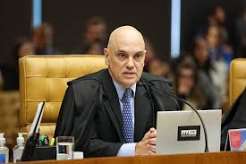 Moraes suspende visitas de Flávio a Bolsonaro na prisão domiciliar