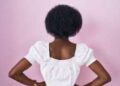 Empresa é condenada por comentários humilhantes sobre cabelo crespo de empregada negra