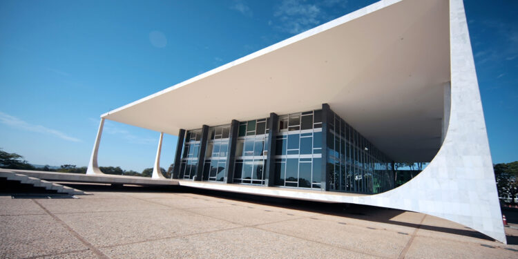 STF decide que municípios não podem usar área do imóvel para calcular alíquota do IPTU