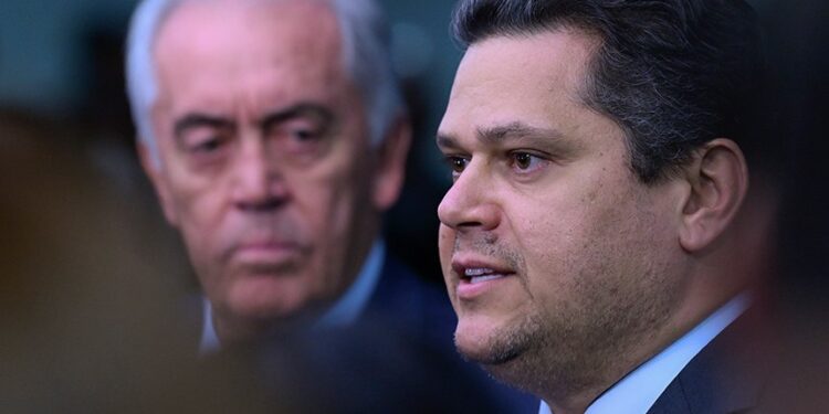 PECs do fim da escala 6×1 e da segurança pública chegam à CCJ do Senado