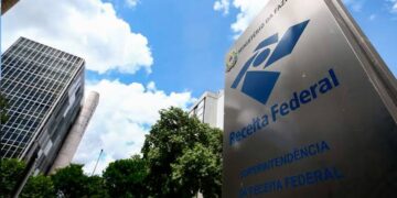 Receita paga nesta segunda último lote de restituição do IR 2026