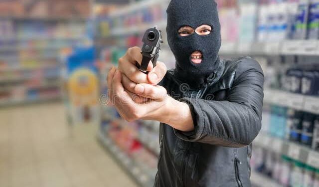 Homem é condenado por roubo a farmácia com uso de arma de fogo em Natal