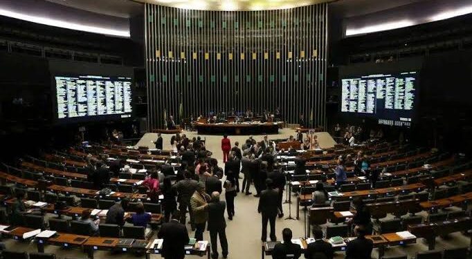 Sinduscon-RN pondera ao Senado antes da votação da PEC do fim da escala 6×1