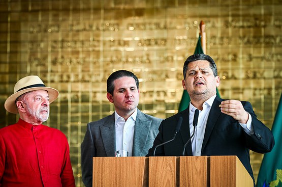 Lula, Alcolumbre e Hugo Motta anunciam acordo para tramitação de projetos no Congresso