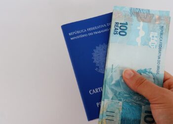 Salário mínimo deverá subir para R$ 1.741 em 2027