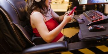 Plataforma de jogos online é condenada a indenizar apostadora em R$ 9 mil após cancelar apostas vencedoras