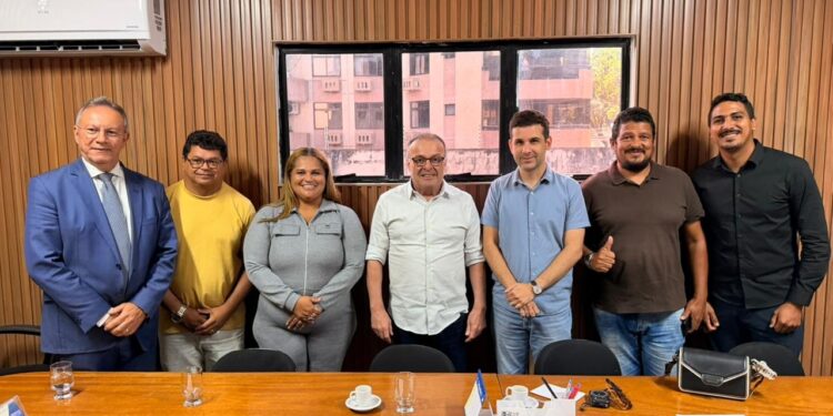 Comerciantes levam demandas do Alecrim e de Ponta Negra para conversa com Paulinho Freire