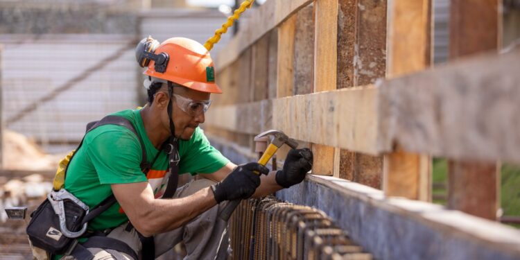 Construção civil oferece 50 vagas de emprego em Natal e Parnamirim