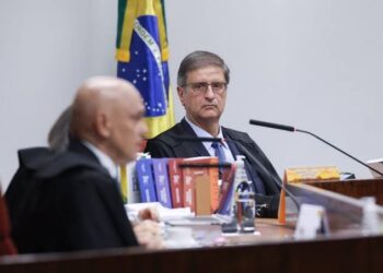 PGR pede anulação de investigação sobre conversas de Moraes e Vorcaro