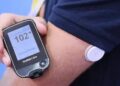 Adolescente de 15 anos consegue sensor de glicemia após pedido da Defensoria na Justiça