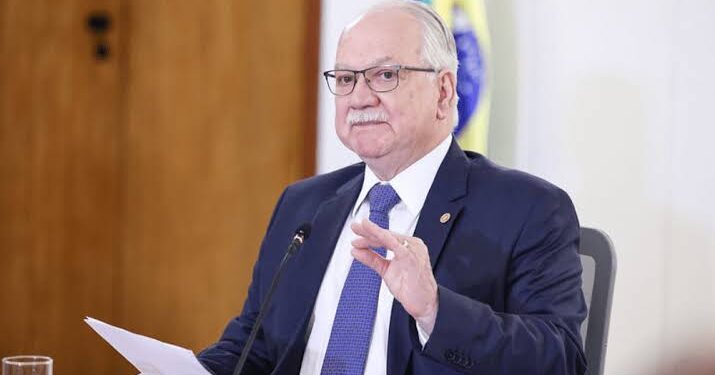 Fachin suspende decisões de Mendonça e Dino sobre diretor da PF