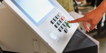 Faltam 20 dias: onde consultar informações sobre candidatas e candidatos