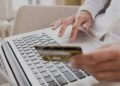 Empresa terá que devolver valores e indenizar cliente por falha em compras online