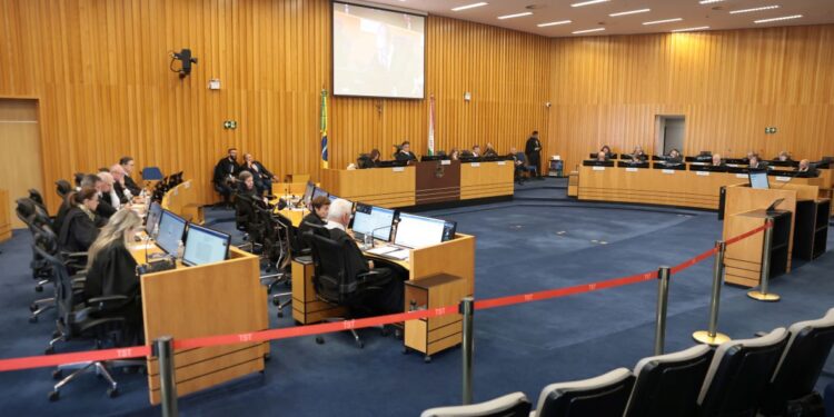 TST define tese sobre extinção do direito de cobrar dívida trabalhista