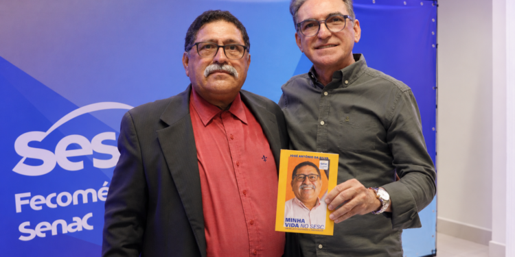 De assistente de pedreiro a escritor: colaborador do Sesc RN transforma sua história em livro 