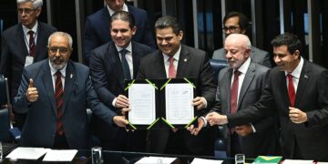 Congresso promulga o fim da escala 6×1 e aposentadoria de agentes de saúde