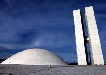 Eleição para o Senado redesenha forças políticas e amplia espaço da direita