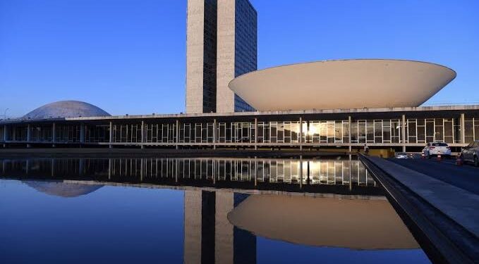 Renovação da Câmara federal chegou a 35%; veja nova composição da Casa