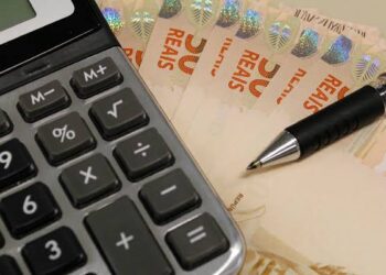 Brasil deve voltar a ser 8ª maior economia do mundo em 2027, prevê FMI