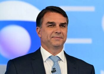 Polícia Federal cancela passaportes de Flávio Bolsonaro